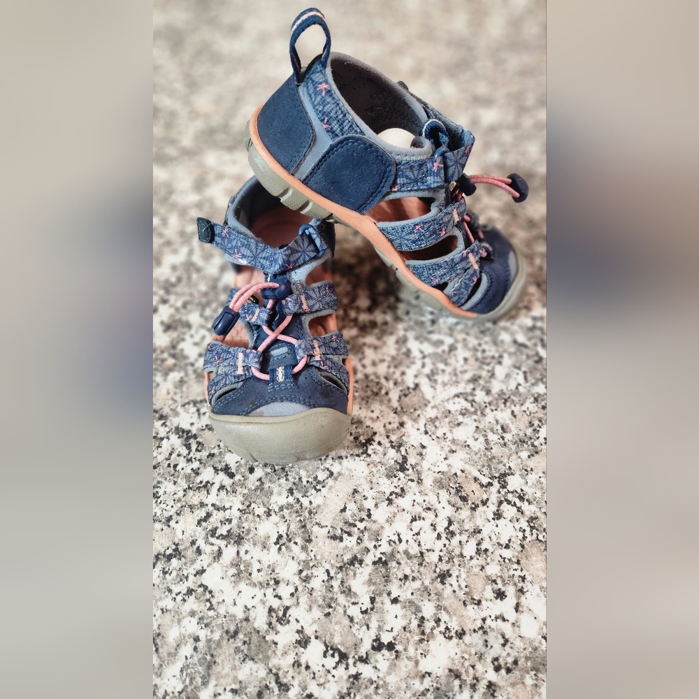 Keen Blue and Pink Sport Sandals with Protective Toe Cap - Picture 4 of 5